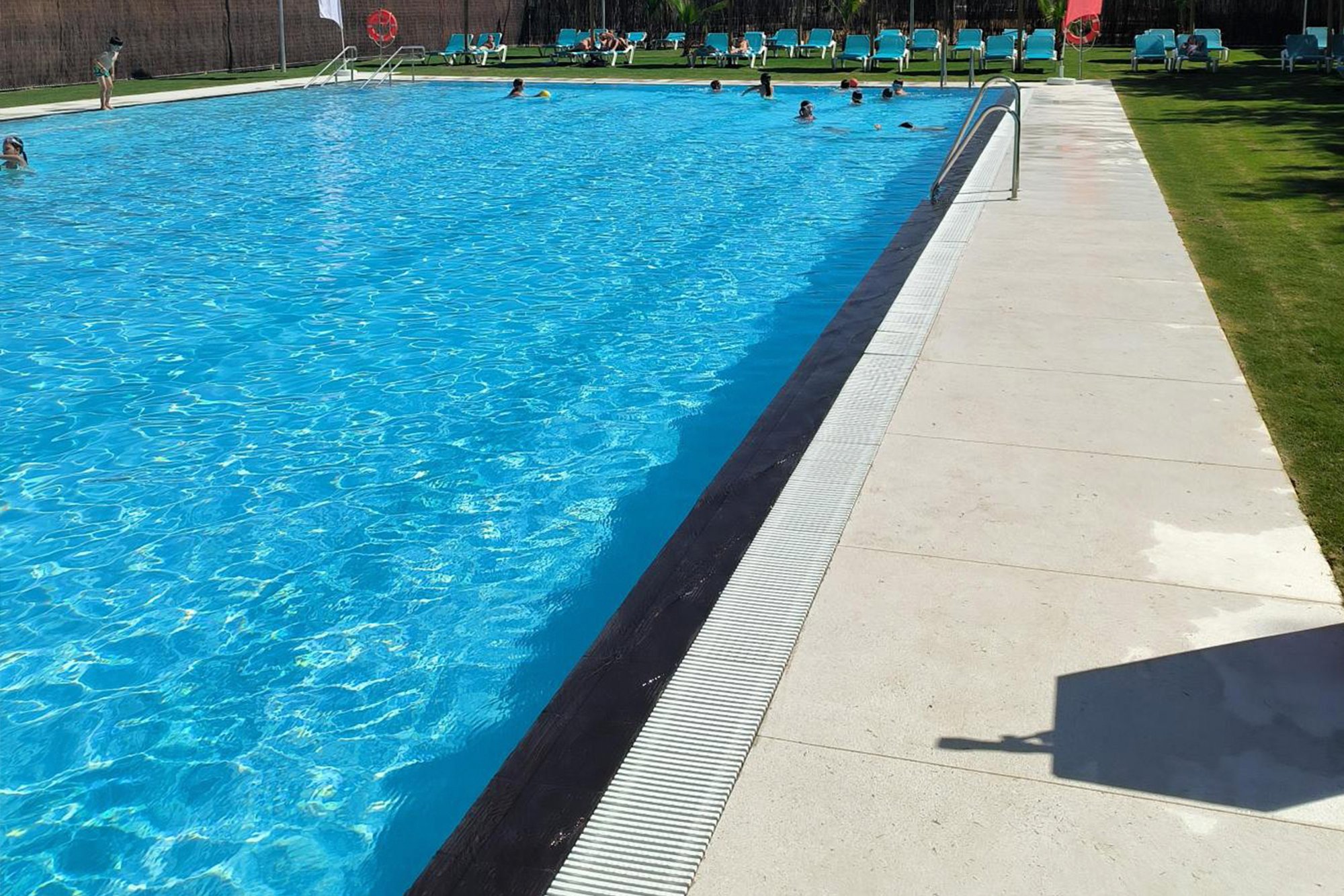 Piscina exterior GOfit Sevilla